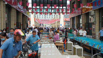 日照新發(fā)地農(nóng)副產(chǎn)品批發(fā)市場正式開市運(yùn)營，為區(qū)域農(nóng)業(yè)注入新活力